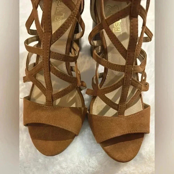 Brash Carmel Tan Suede Strappy Block Heel Sandals 8.5 Y2K 2000’s going out shoes - Picture 3 of 15